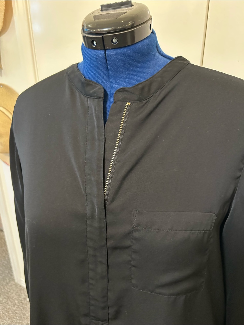 Mossimo Women’s Black Zip-Front Tunic Top